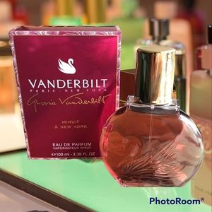 Minuit A' New York by Gloria Vanderbilt eau de parfum. 3.38 FL.OZ.